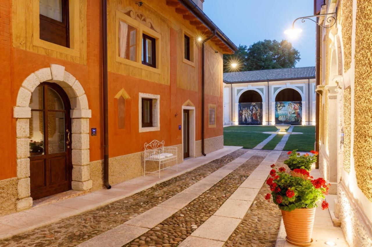 Villa Padovani Relais De Charme - Adults Only Pastrengo Exteriör bild