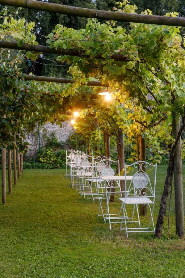 Villa Padovani Relais De Charme - Adults Only Pastrengo Exteriör bild